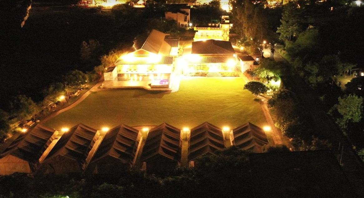 Four Banyans Spirit & Nature Resort Rāipur Esterno foto