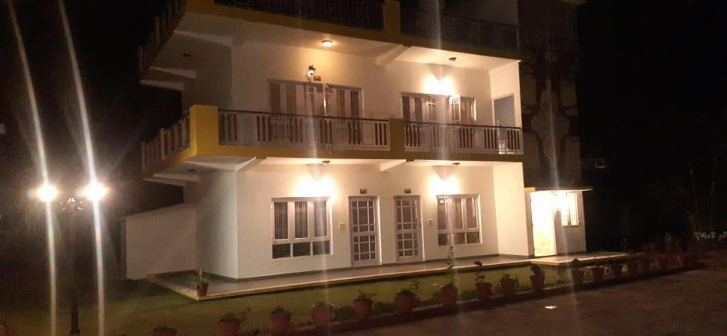 Four Banyans Spirit & Nature Resort Rāipur Esterno foto